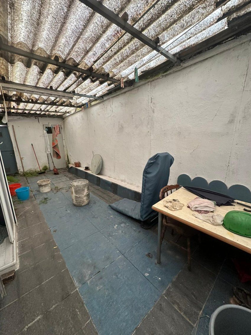 77e70a98 c6df 4d07 8000 847015fcff46