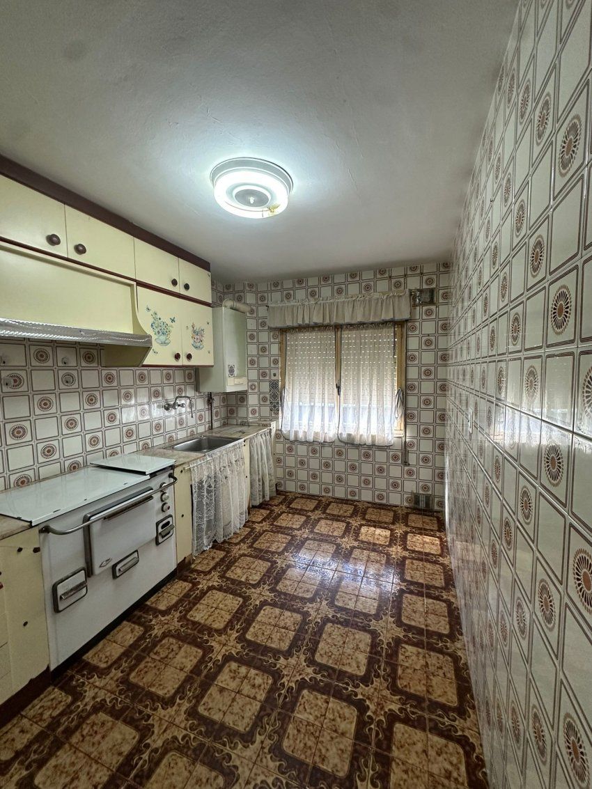 7b2e3e6c 2643 4a9a a976 62e50c6117be