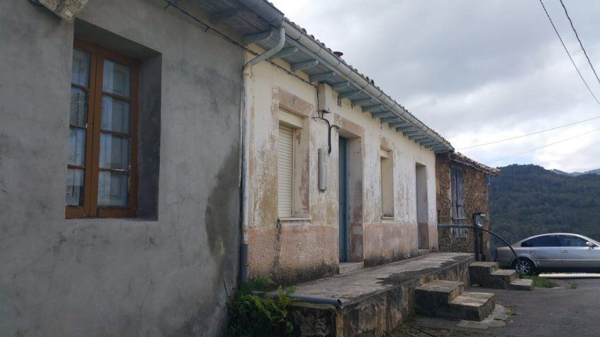 Casa a reformar en Langreo con terreno