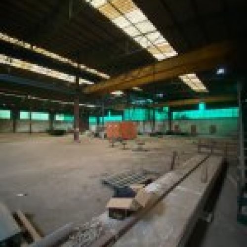Gran NAVE industrial con terreno, en Barros   La Lariella