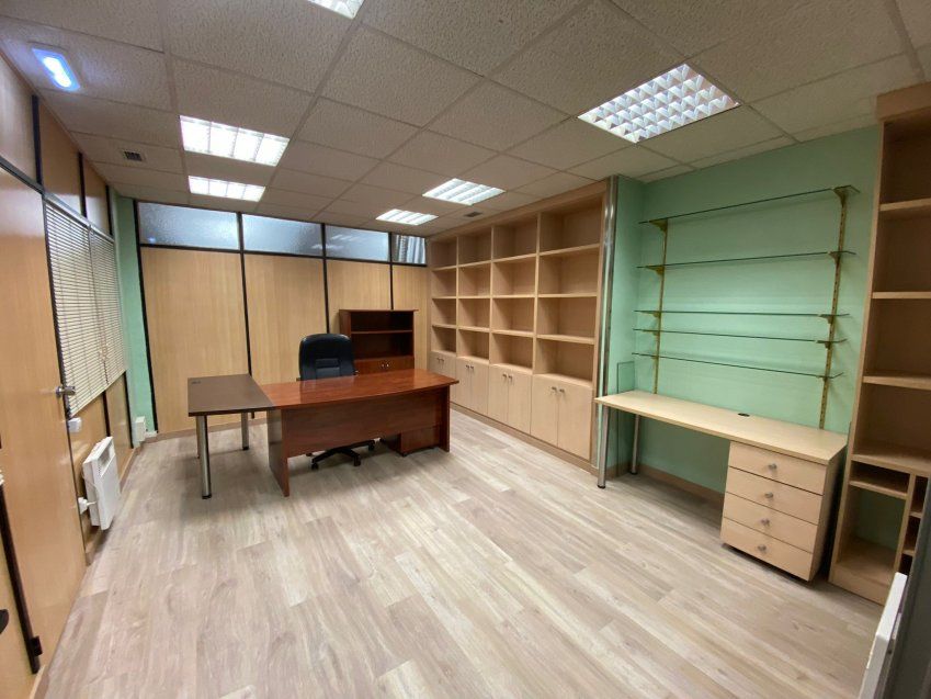 Local con gran almacén en La Felguera   Alcalde Antonio Cienfuegos