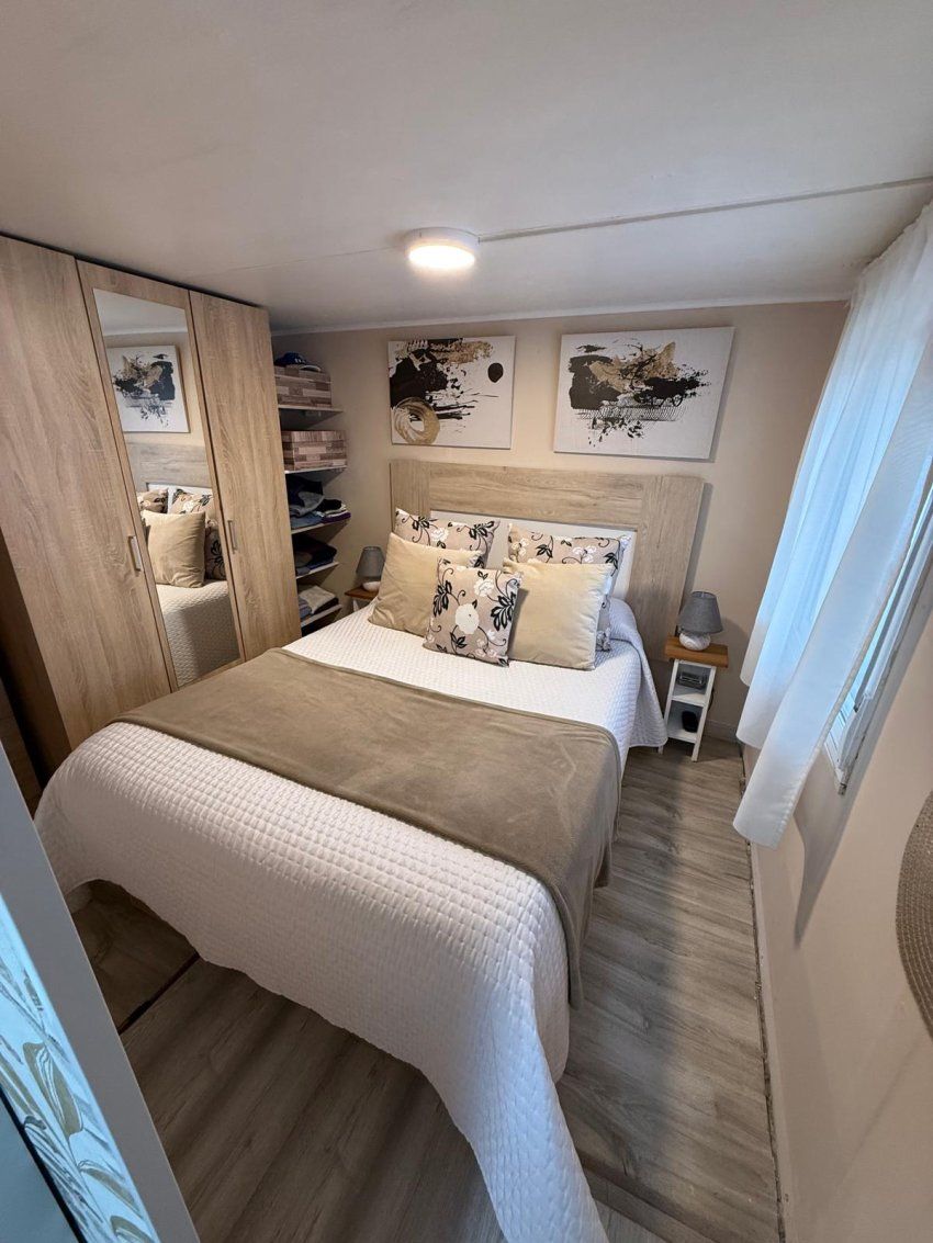 29b23fe1 950d 483b a7de 10e168fe0bff