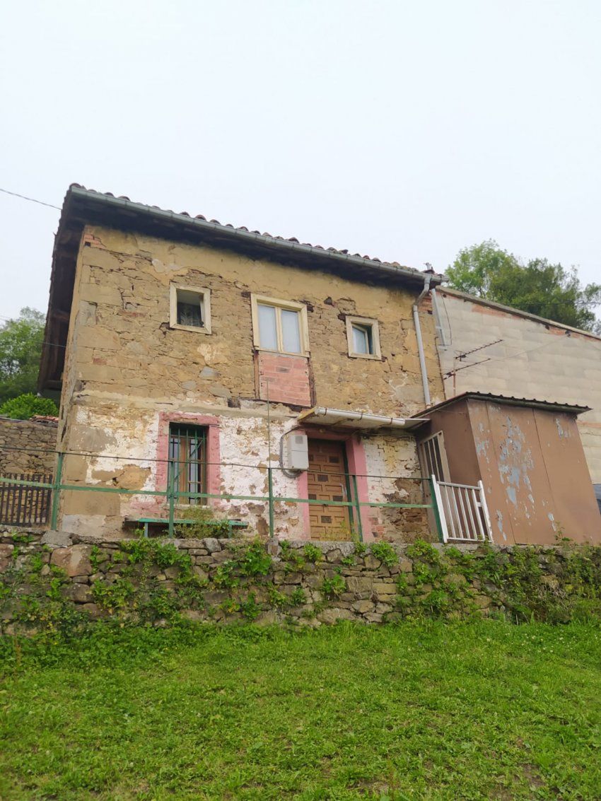 Casa pareada con terreno, cuadra y tená   S.M.R.A.