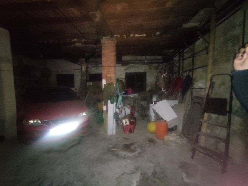 Casa adosada a un lado, con garaje   Barros