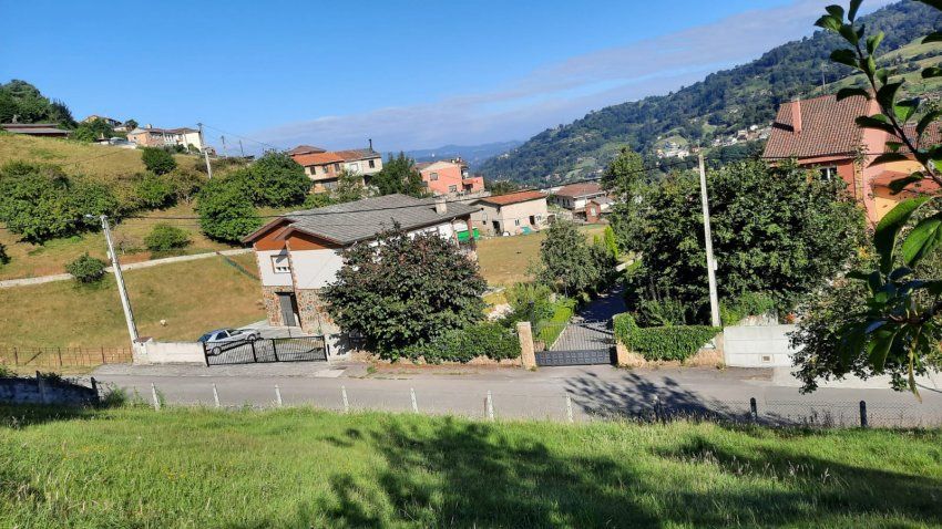 Finca edificable El Entrego   Otariello (1B)