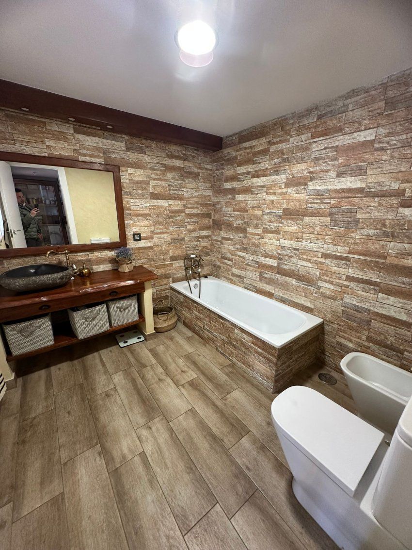 160cc823 65ef 4350 ba12 4150668ccaba