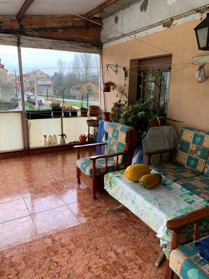 Casa, finca y nave   La Felguera