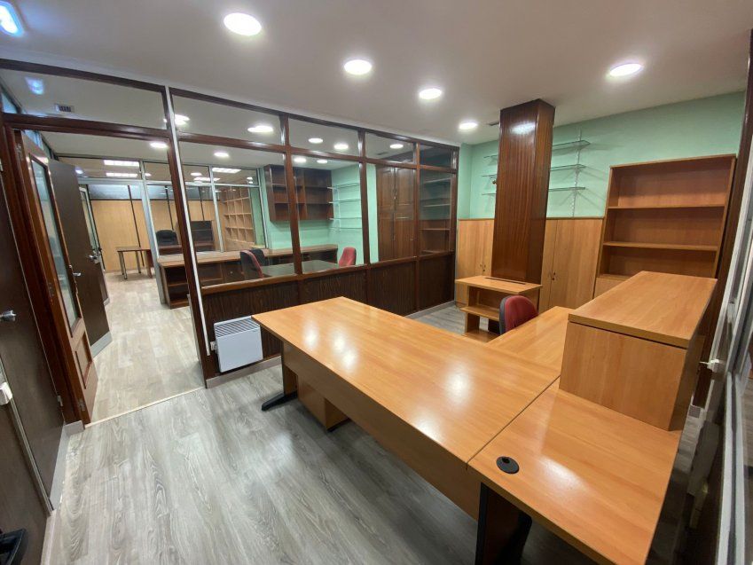 Local con gran almacén en La Felguera   Alcalde Antonio Cienfuegos