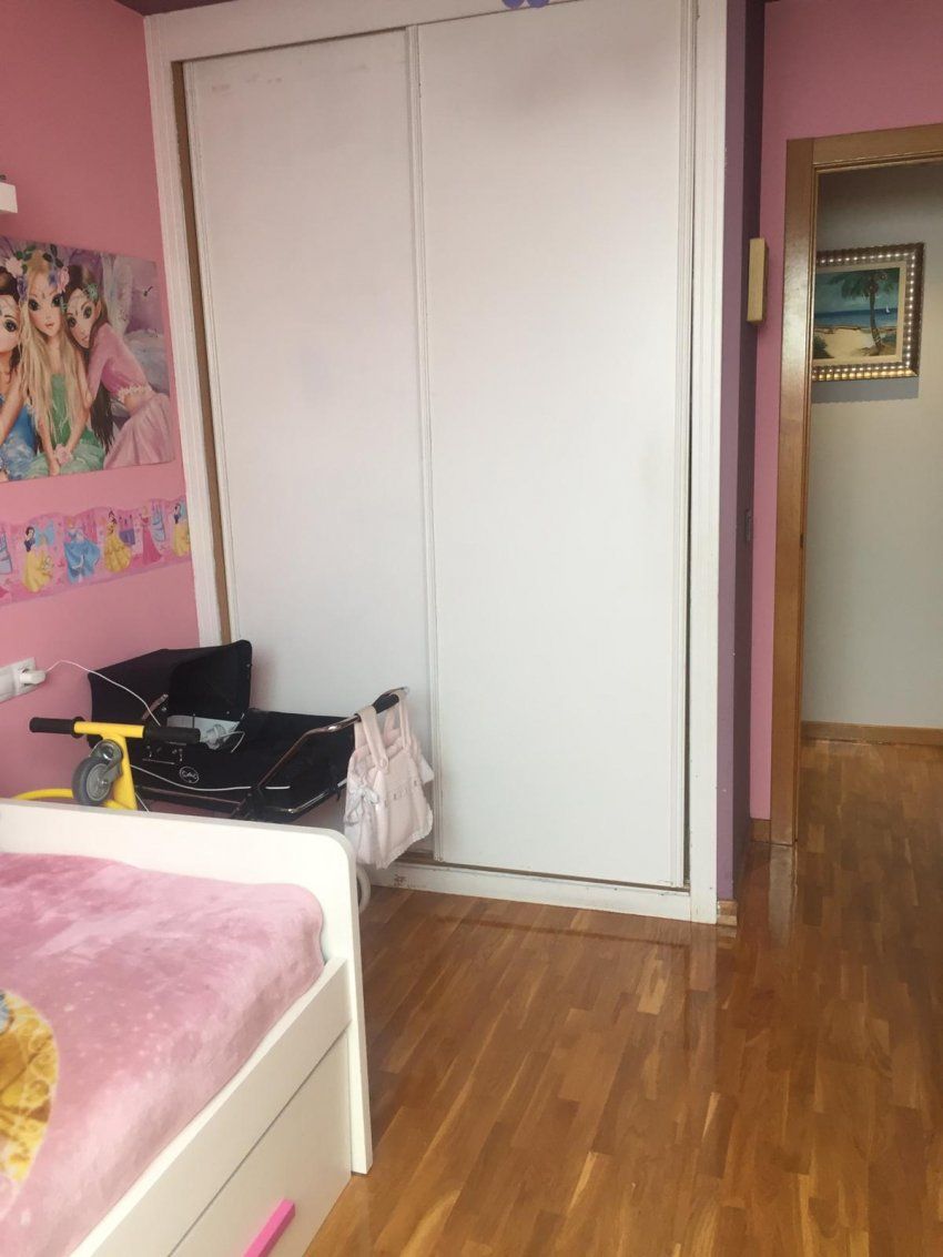 Estupendo piso con plaza de garaje   Seminuevo
