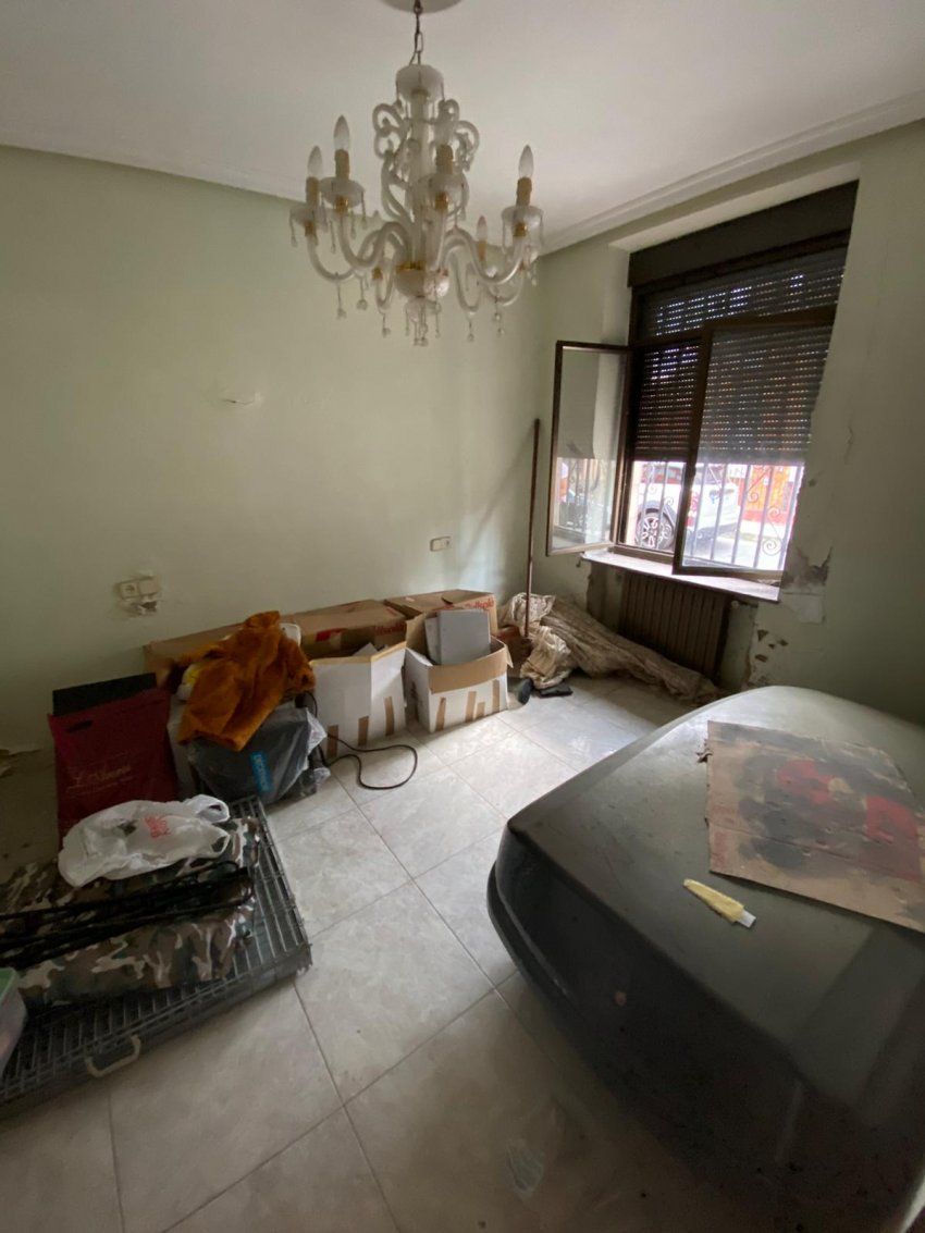 Casa adosada con dos viviendas   La Felguera