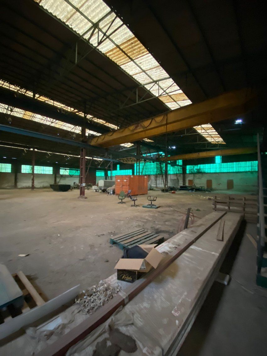 Gran NAVE industrial con terreno, en Barros   La Lariella