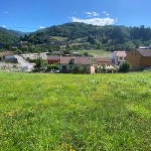 Finca edificable en El Entrego