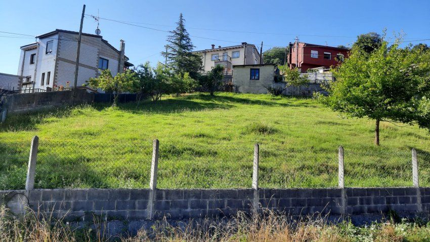 Finca edificable El Entrego   Otariello (1A)