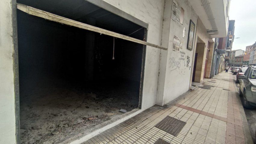 Amplio local diáfano en La Felguera   Marqués de Bolarque
