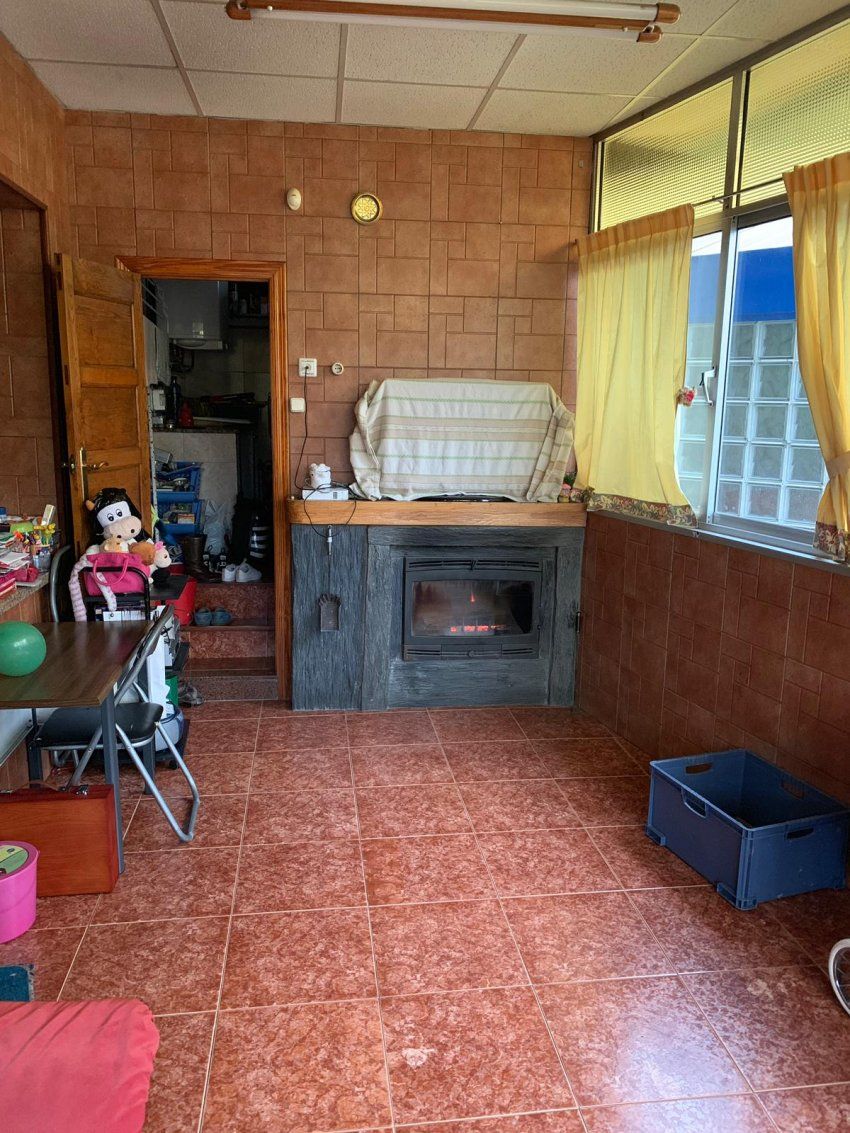 Casa, finca y nave   La Felguera