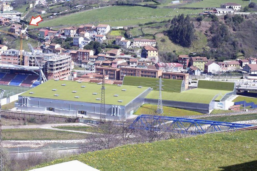 Casa a rehabilitar con jardín   La Felguera