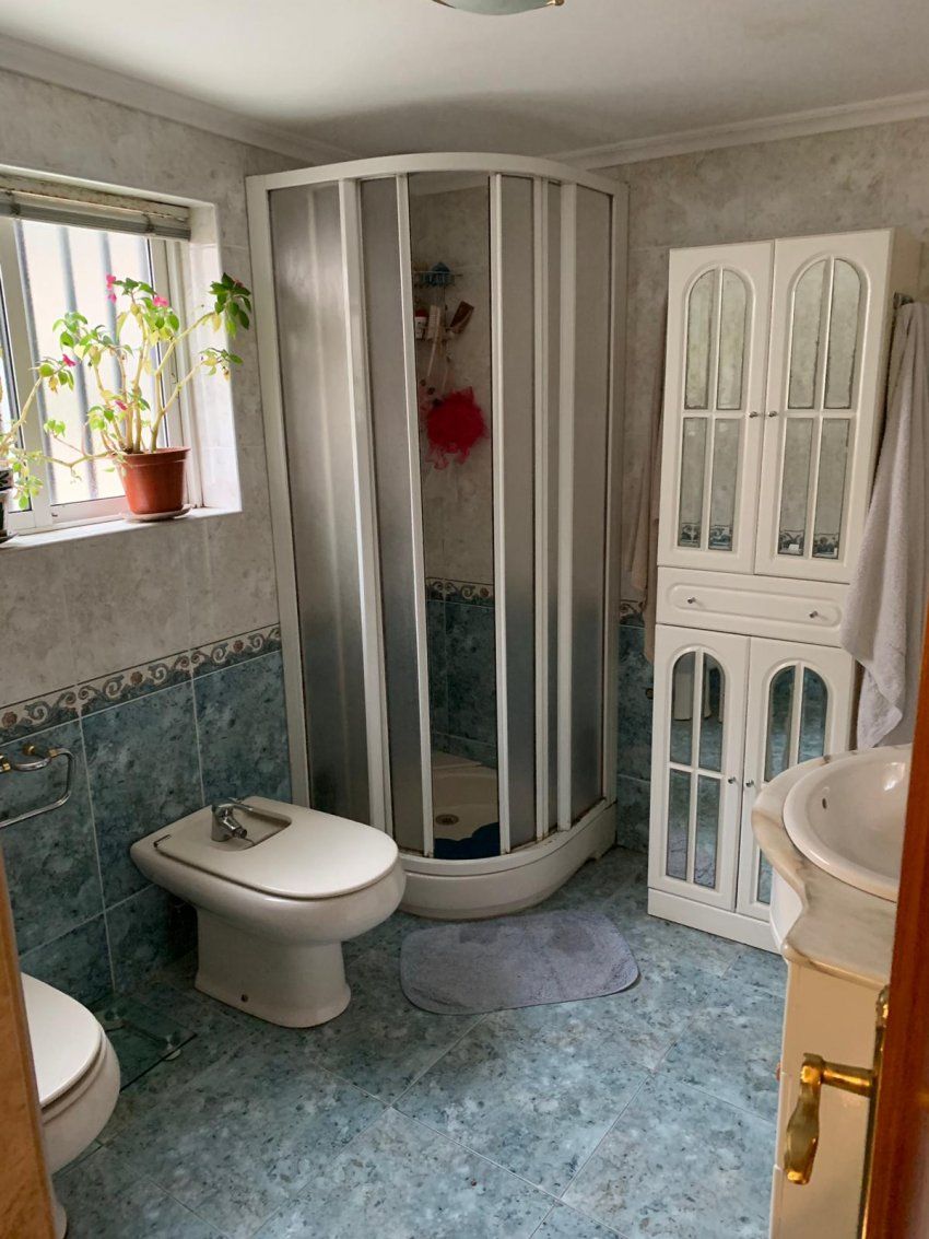 Casa, finca y nave   La Felguera