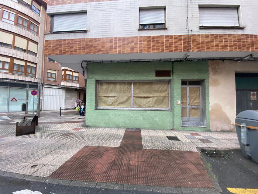 Local en La Felguera   Dámaso Alonso esquina Joaquín Valdés