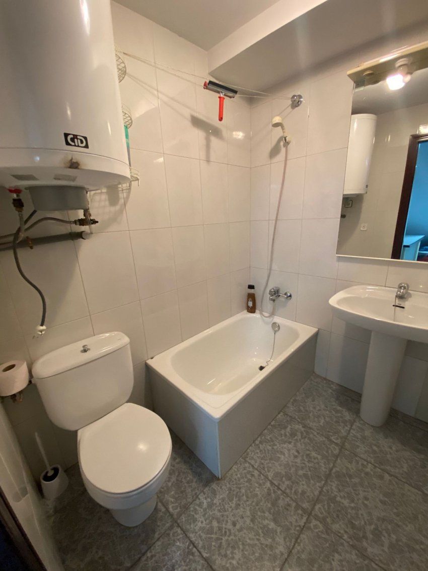 Bajo comercial de dos alturas en La Felguera