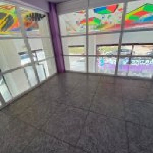 Bajo comercial de dos alturas en La Felguera