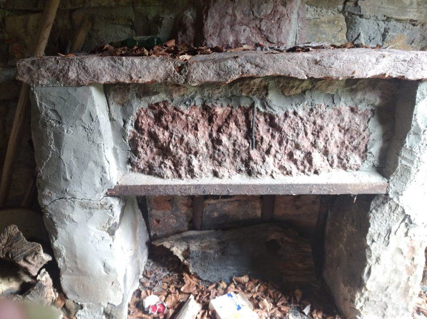 Gran terreno con cabaña y cuadra   Bezanes