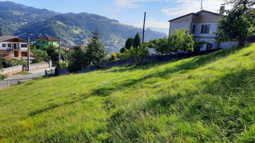 Finca edificable El Entrego   Otariello (1A)