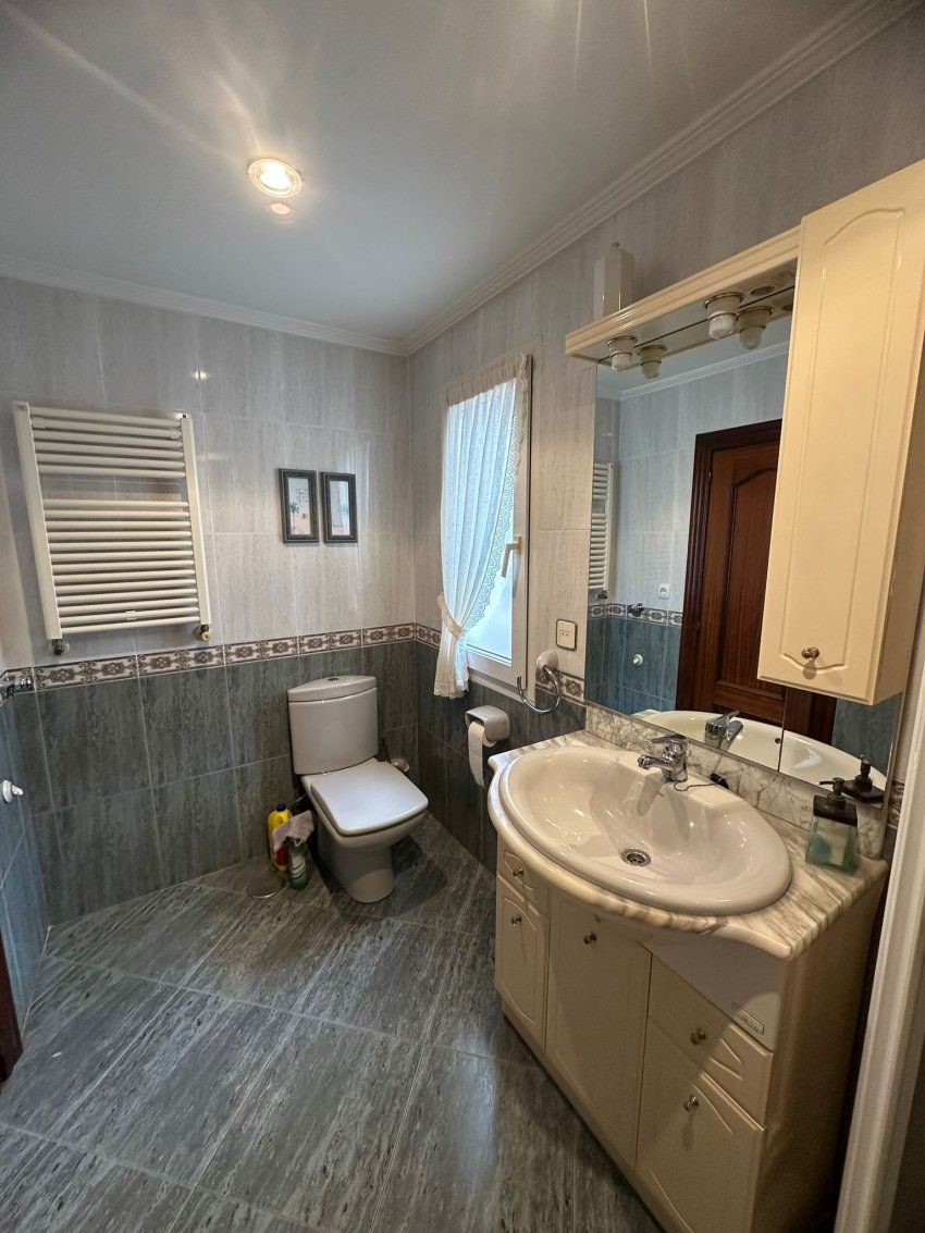 8f3151b4 27f8 45f9 ad95 96a74df98c79