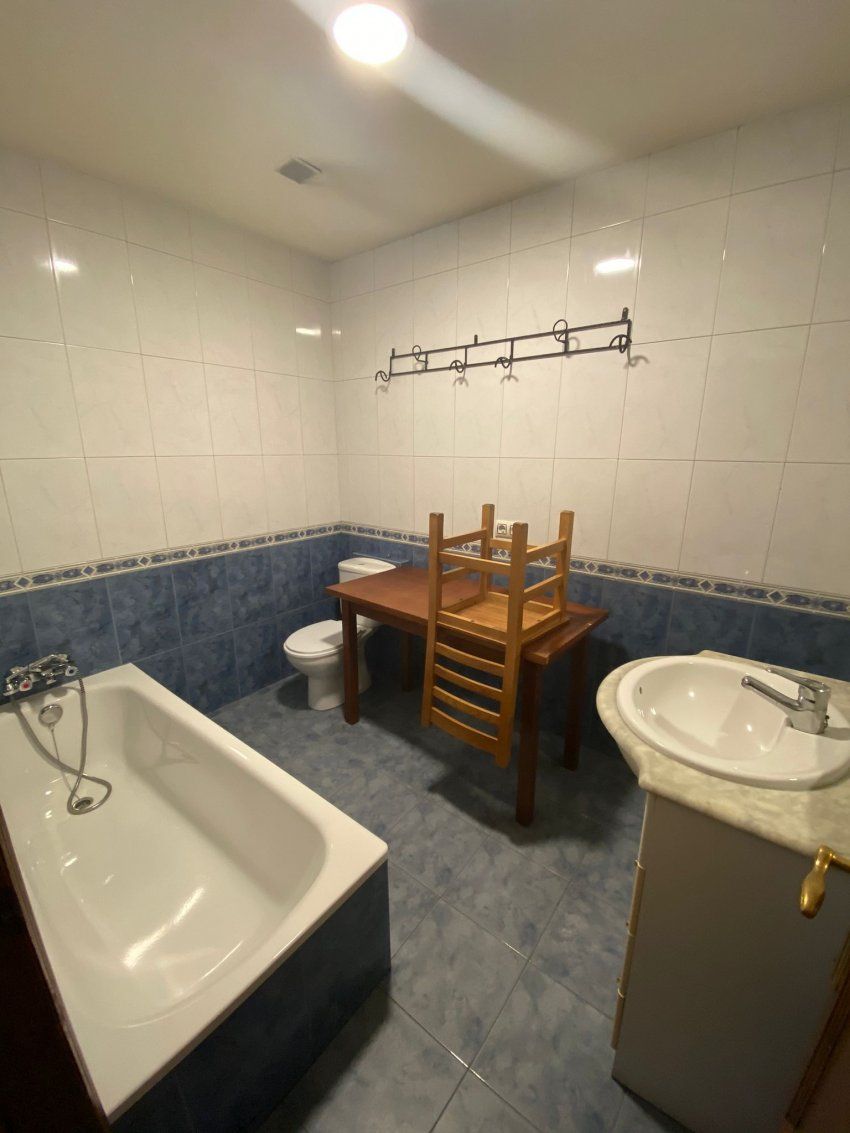 f4038836 78f0 4d63 88b9 cd5a4d24070d