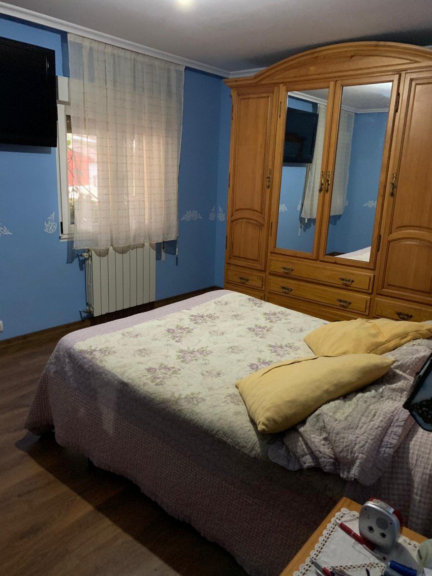 Casa, finca y nave   La Felguera