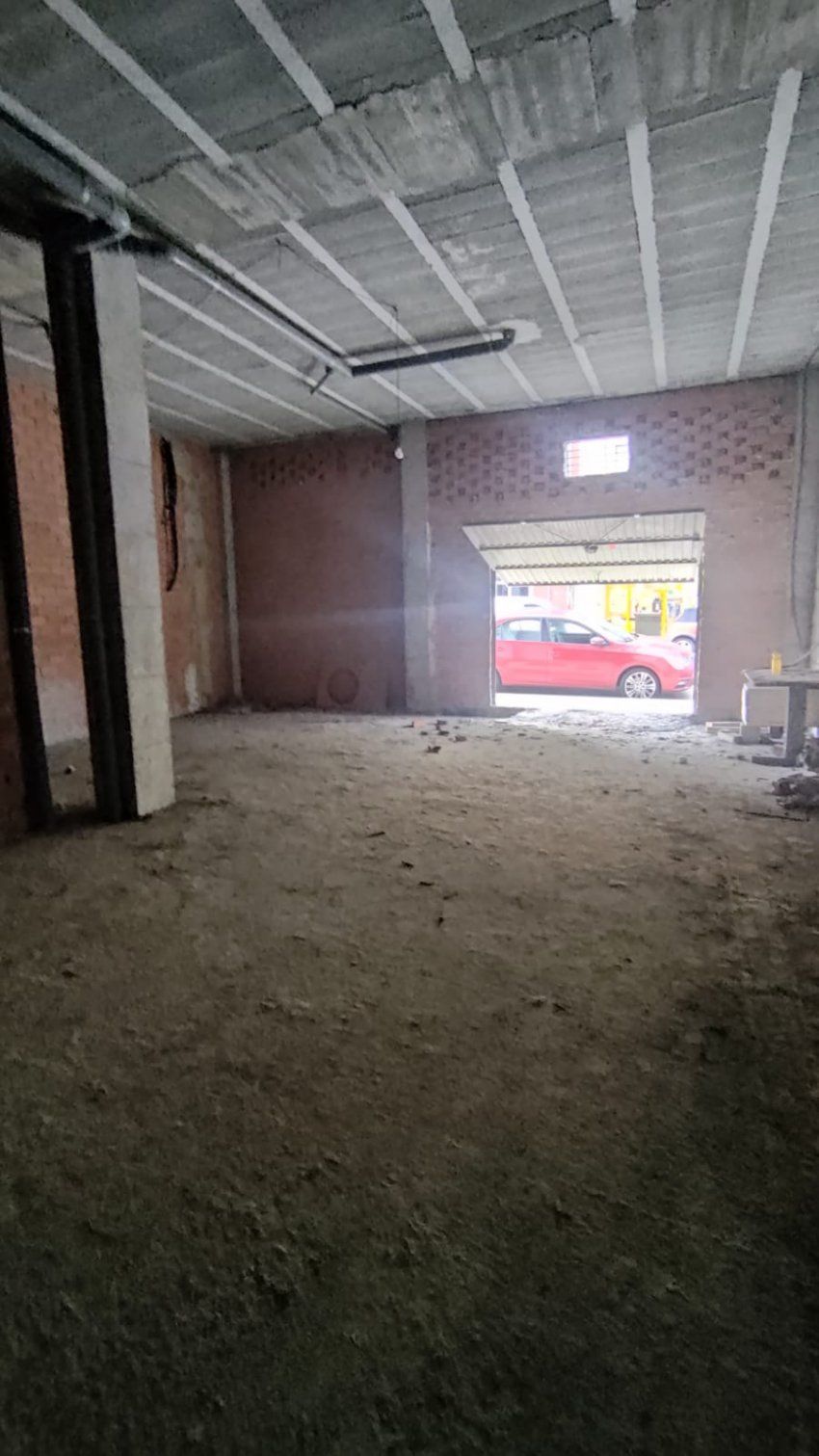 Amplio local diáfano en La Felguera   Marqués de Bolarque