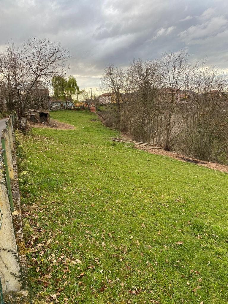 Finca en Cuturrasu con servicios a pie
