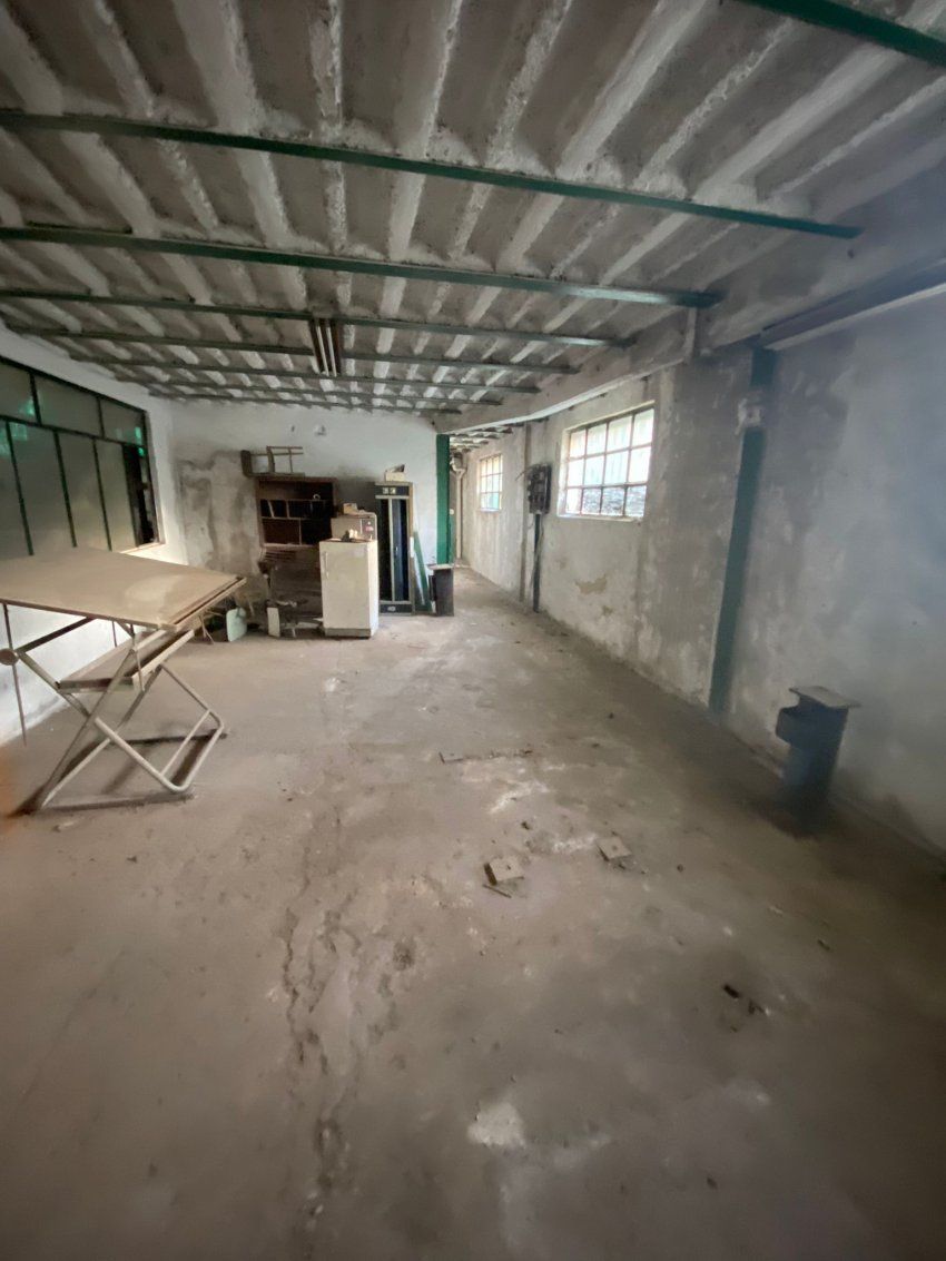 Gran NAVE industrial con terreno, en Barros   La Lariella