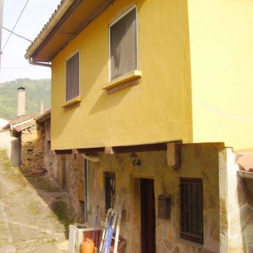 Casa en El Entrego  Ciriego