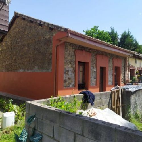 Casa pareada con garaje   La Felguera