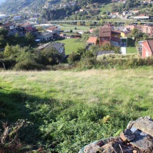 Finca edificable El Entrego   Otariello