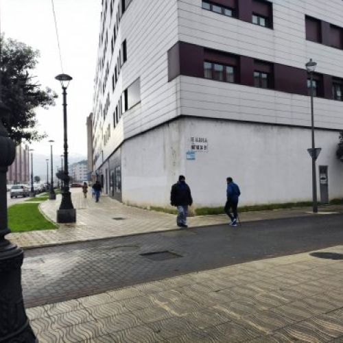 Alquiler de local   Nuevo Langreo   Esquina Manuel Suárez